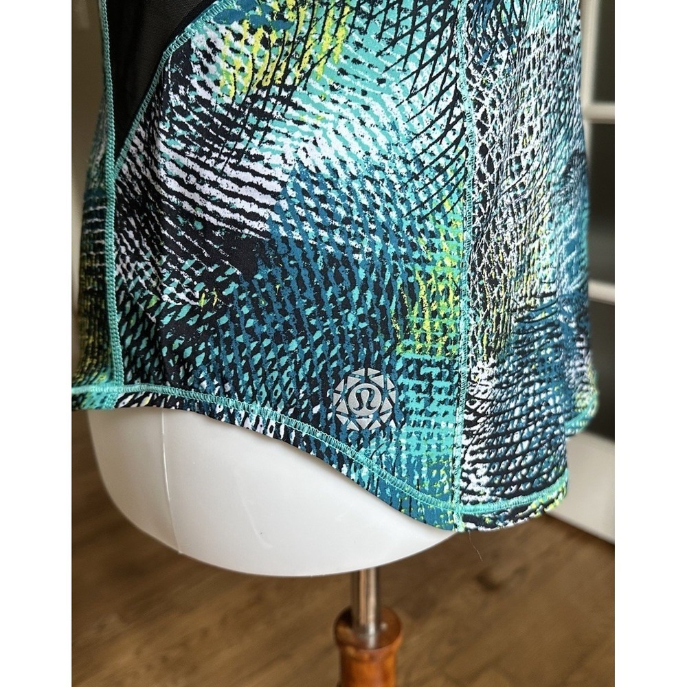 Lululemon Run with the Sun Tank Seawheeze Mo Money Bali Breeze Size 6 - Picture 5 of 5
